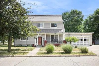 Image de Gorgeous 5 bedroom Historic Home in Battle Creek