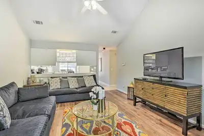 Image de Auburn Home w/ Private Yard < 4 Mi to Campus!