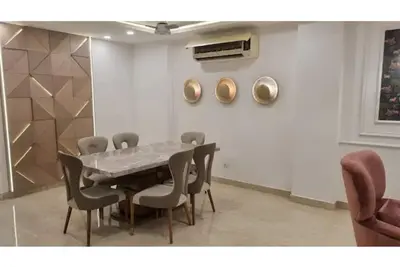 Image de Homlee - Pentagon 5 bhk super luxurious large flat.
