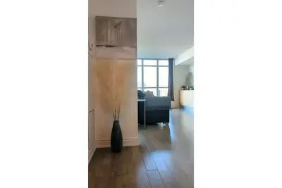 Image de Lovely 2 Bed Condo in Downtown Toronto