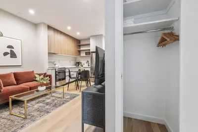 Image de Williamsburg, 3-Br w/ W/D in unit, Gym, outdoor