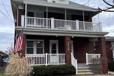 Hudson #1, Private Two Bed near Xavier & Downtown