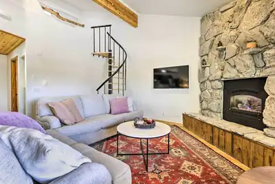 Image de Fraser Mountain Escape w/ Fireplace & Deck!