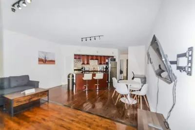 Image de ☆ Triple Mint Gem In The Heart Of Old City ☆