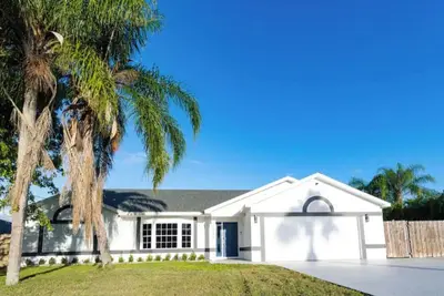 Image de Cheerful 3-bedroom villa with heater pool.