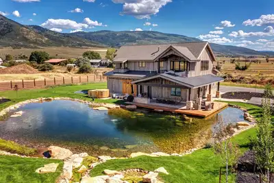 Image de New Expansion at Beloved Twilight Moon Ranch, 16 Private Acres! | Abode at Journey's End