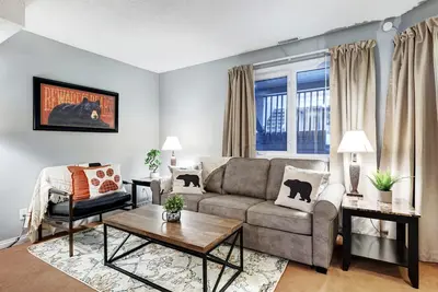 Image de Pet Friendly - Mountain Views -  2 Bedroom - Central - Workspace