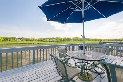 Image de East Sandwich Getaway—Deck, Marsh & Beach