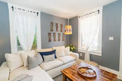 Image de Stylish Bungalow close to downtown in Ybor's Historic Landmark District