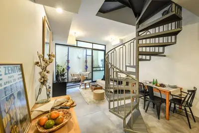 Cozy Modern 1br Apt with Balcony by Sea N' Rent