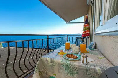 Image de Garçonnière avec le balcon et la vue sur le mer Brela, Makarska (As-20075-a)