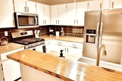 Image de Cozy North Austin Bungalow near The Domain, Pet-friendly!