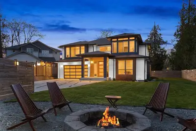 Image de Spacious 5br/3ba + Game room, Tacoma Home w/ Covered Deck & Fireplace