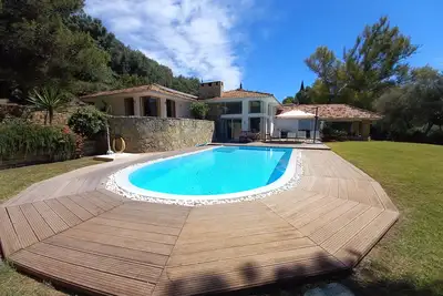 Image de Villa in Benahavís, near the coast and golf courses