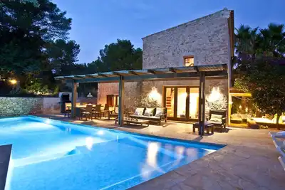 Image de My Rental Homes - Villa Matarel immersed in the greenery, with pool