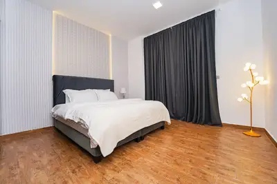 Image de Pool view modern 2 bedroom apartment fully furnished