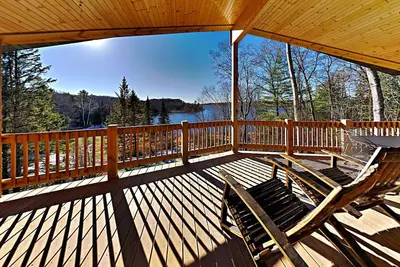 Image de Brand New 5 bedroom Lacourte Orellies lakefront home with covered deck and amazing lake views.