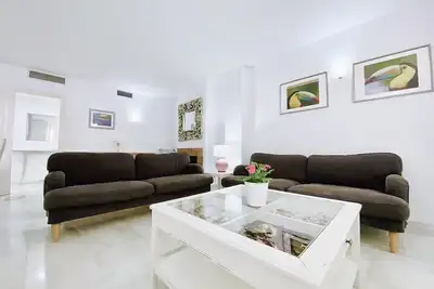 Image de 3 Bedroom Ground Floor, easy parking F-2