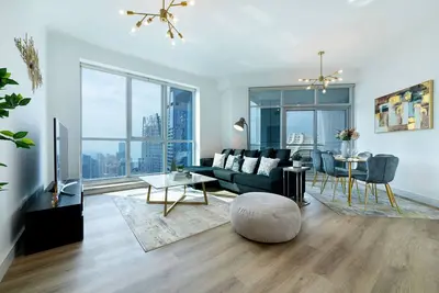 Image de High-Floor Trendy Apt w\/ Marina, Palm & Ocean Vws