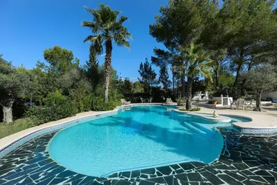 Image de Villa Can Sarrio - Cinq Chambres Villa, Couchages 10