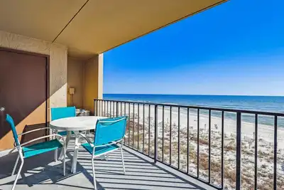 Image de Ocean Breeze West - Beachfront view - No Hassle Check Out
