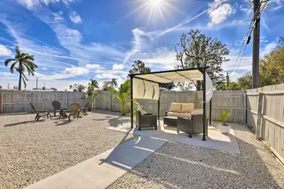 Image de Updated Bradenton Home: Fire Pit, Fenced Yard