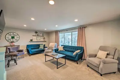 Image de Spacious Layton Retreat w/ Private Hot Tub!