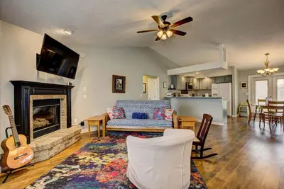 Image de Hello Dolly! Star, Id near river and wineries!