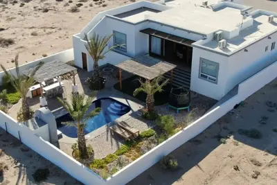 Image de Casa Marimar with private heated pool at Laguna Shores Resort