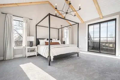 Image de Top of the Rock | Ski In\/Out Duplex, Hot Tub!