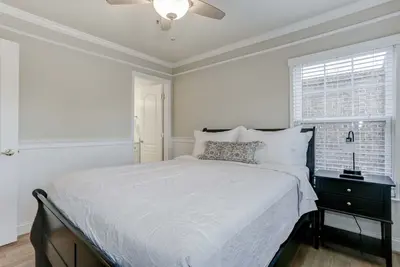 Image de Spacious Townhouse Nestled in a Cul-de-Sac