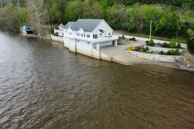 Image de House on the Mississippi River with awesome views