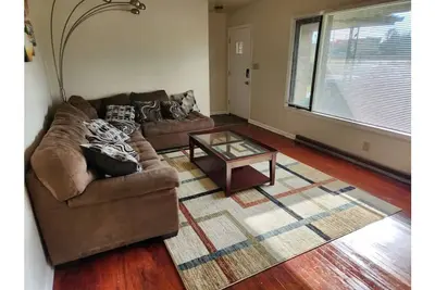 Image de Spacious 4-bedroom home in quiet neighborhood