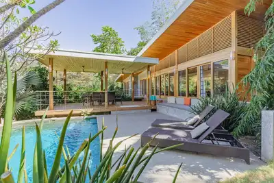 Image de Tropical Modern Home w/pool near the beach & surf