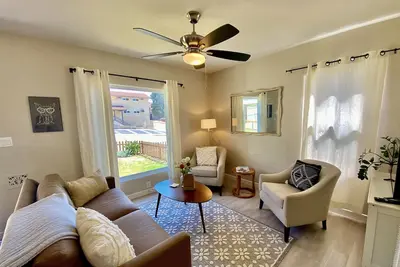 Image de Charming Cottage - Conveniently located to Cal Poly and  Downtown Slo