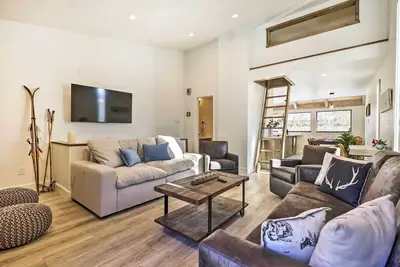 Image de Chic Condo w/ Fireplace: Walk to Main St Frisco!