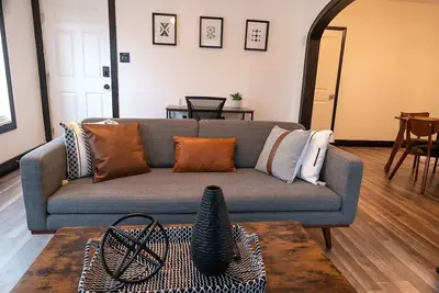 Image de Montrose/Midtown★King Bed ★FastWiFi★ Mins to Downtown & Medical Ctr