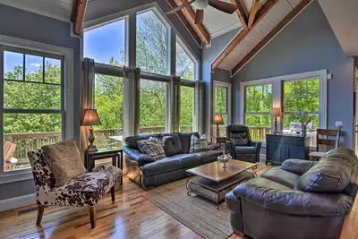 Image de Contemporary Cabin on the Peak of Seven Devils