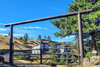 Image de Beautiful New home with The Best Views Of The Missouri River