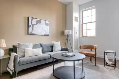Image de Beautiful Central Square 2br nr T, by Blueground