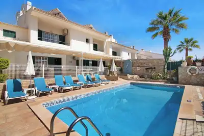 Image de Maison de vacances \"Villa Guisado\" avec piscine, terrasses et Wi-Fi