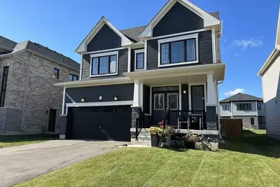Image de Beautiful newly built house, 10 mins drive away  from Niagara Falls &outlet mall