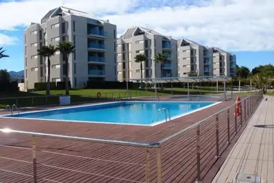Appartement de deux chambres en urbanisation avec pista padel.