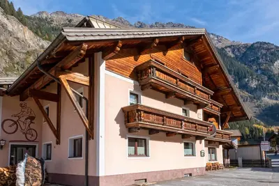 Image de Maison de groupe avec sauna et local à skis