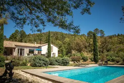 Image de Villa climatisée avec piscine privée