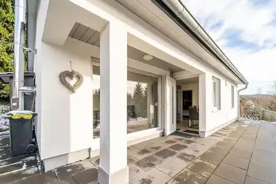 Image de Maison de vacances rénovée à Suhl avec terrasse spacieuse