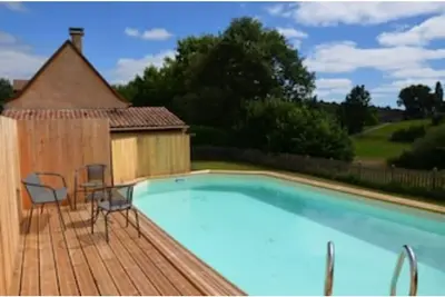 Image de Climatisé tout confort, jardin, piscine privée  et chauffée, animaux acceptés.