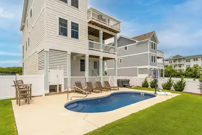 Image de Half Past Twelve: Private Saltwater Pool, Currituck Club Amenities