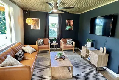 Image de Cottage by the Caverns *Fire Pit* *Mountain Views*