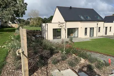 Image de Port-blanc, à 5 min des plages, nv gite 9 pl dans jardin de charme 25 ares